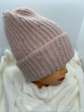 Zara Dusty Pink Ribbed Beanie with Crystal Studs Size Medium  NWT
